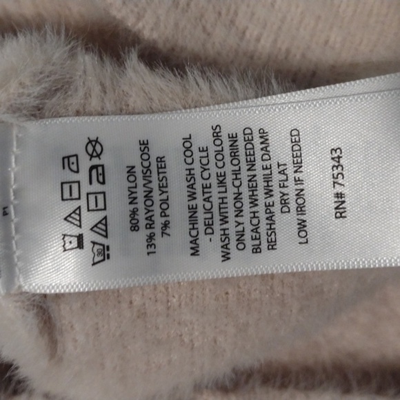 BAILEY 44 Revolve Eyelash Sweater Size M Blush Pink Short Sleeve Casual EUC - Picture 6 of 6